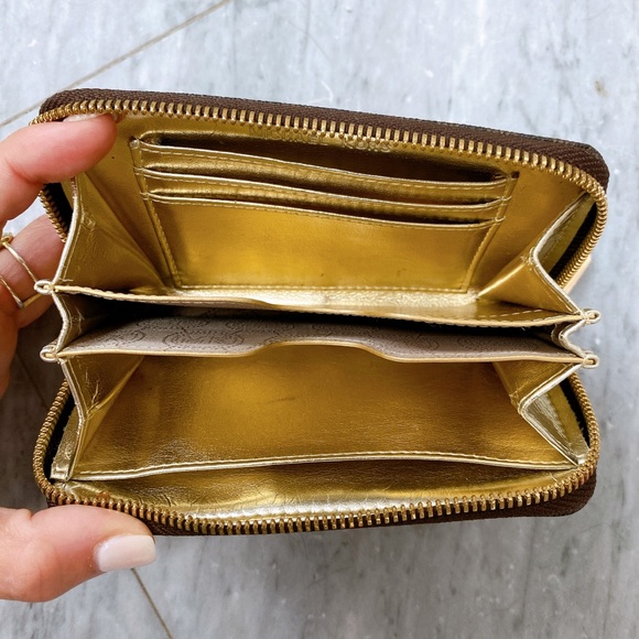 Michael Kors wallet - Picture 3 of 3